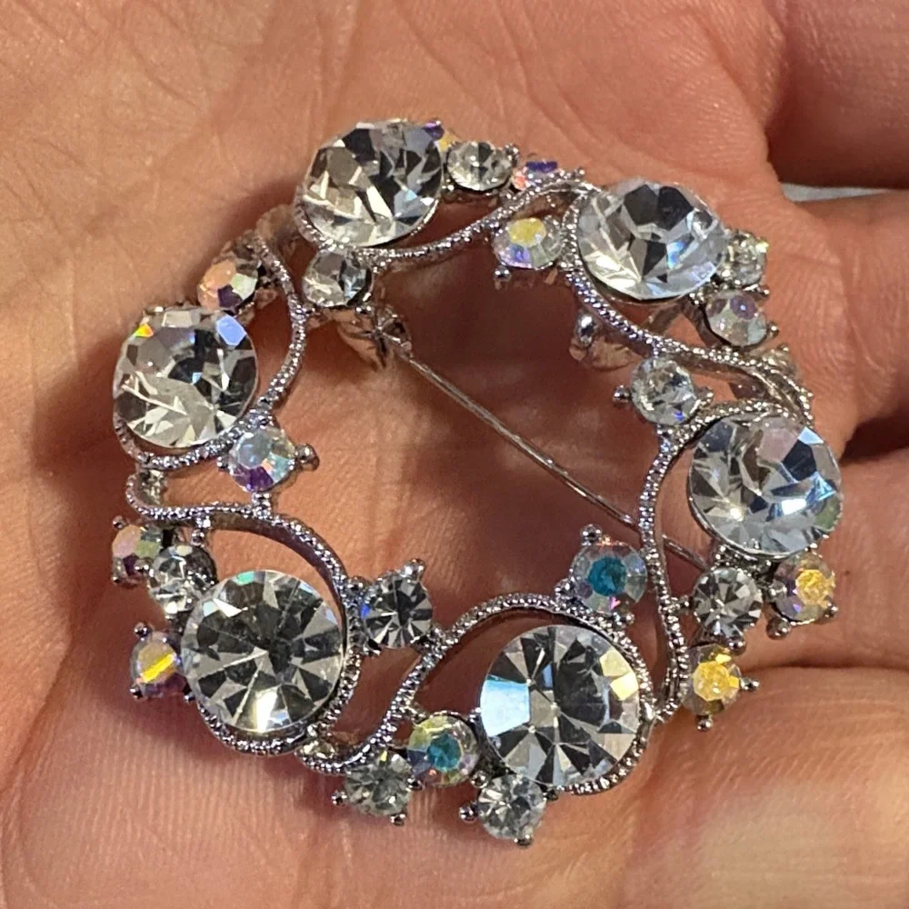 VINTAGE RHINESTONE AND RAINBOW CRYSTAL WREATH 1.5